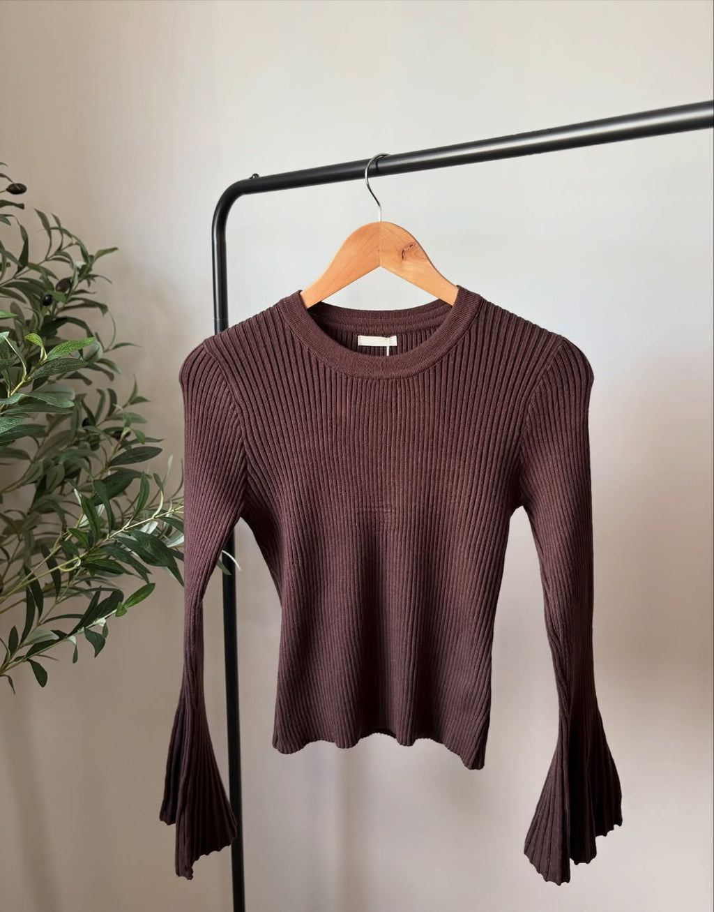 Ribbed knit top with flared sleeves - Chocolate
