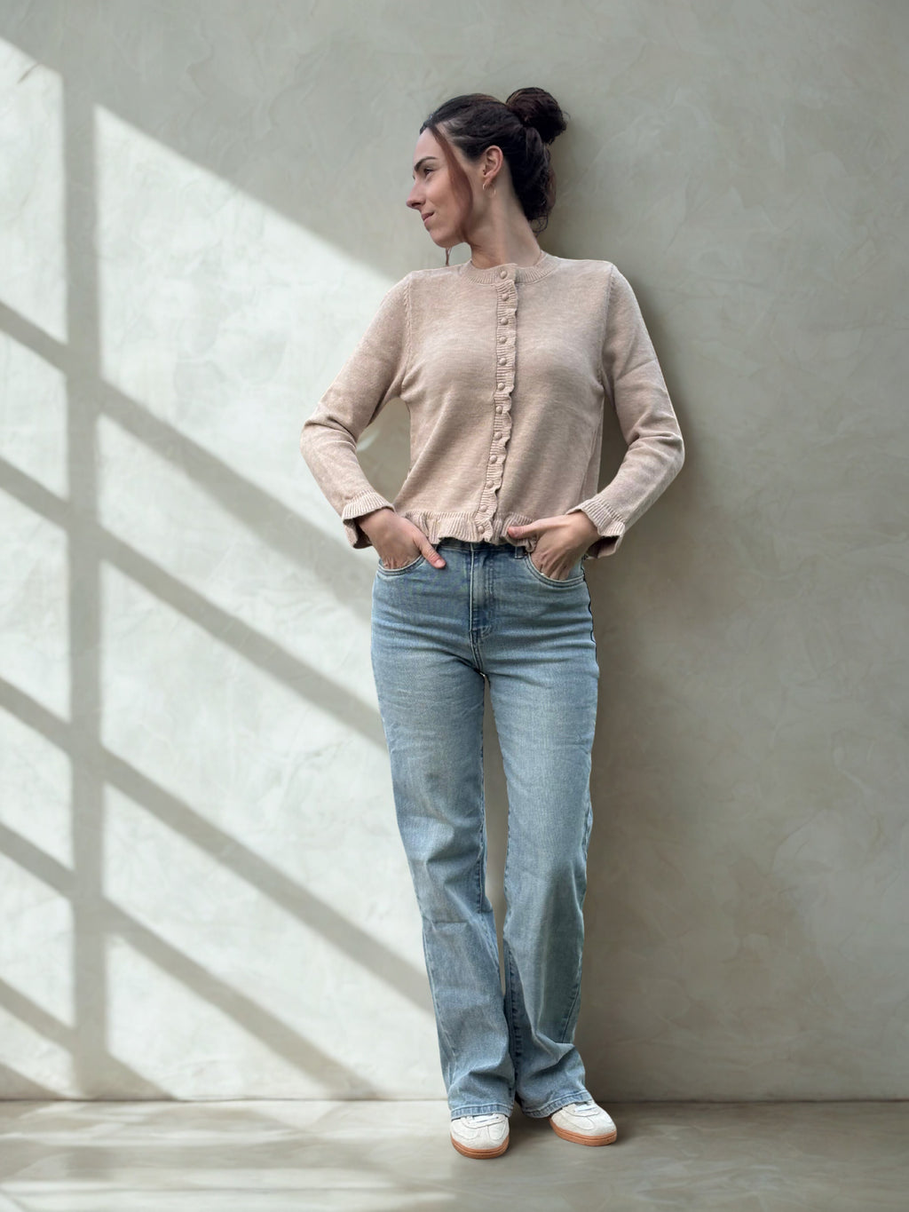 Cardigan boutonné à volants - Beige